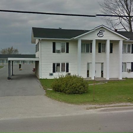 Embassy Motel Kingston Extérieur photo