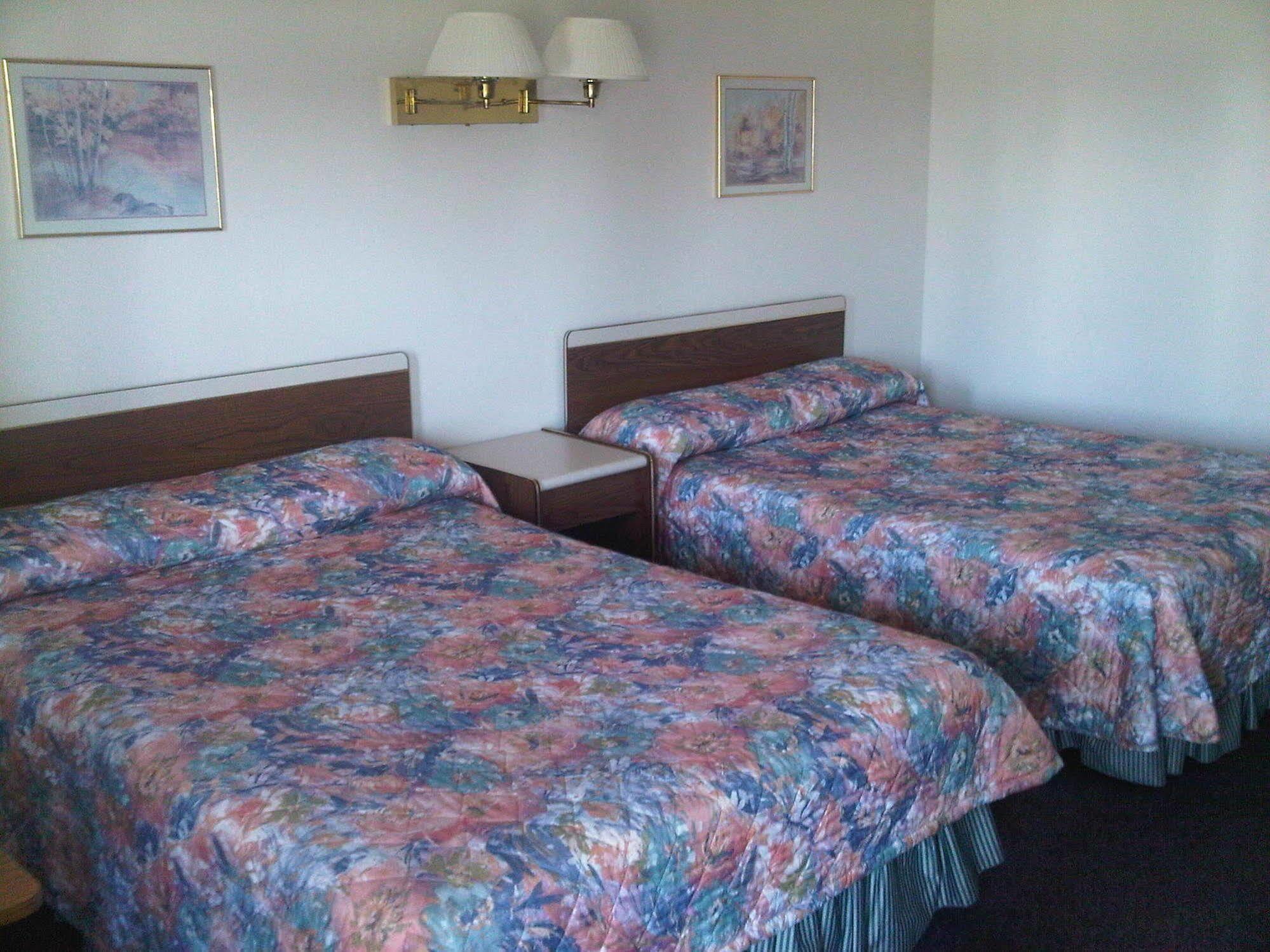 Embassy Motel Kingston Extérieur photo
